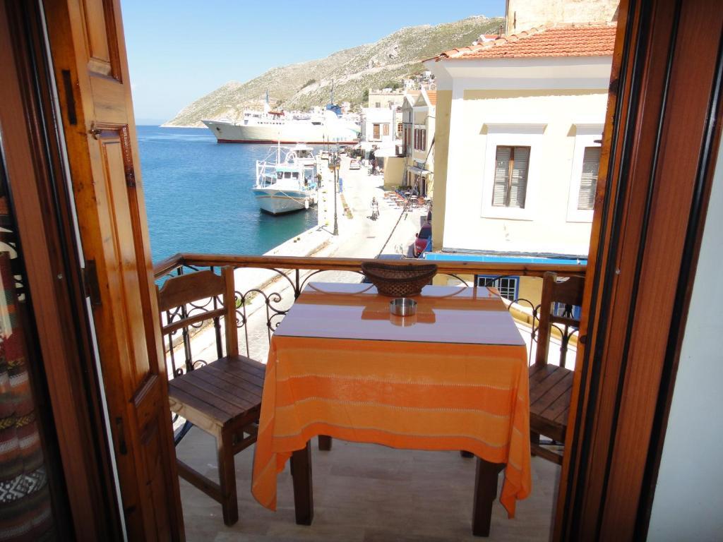 Captain'S Suites Simi Zewnętrze zdjęcie