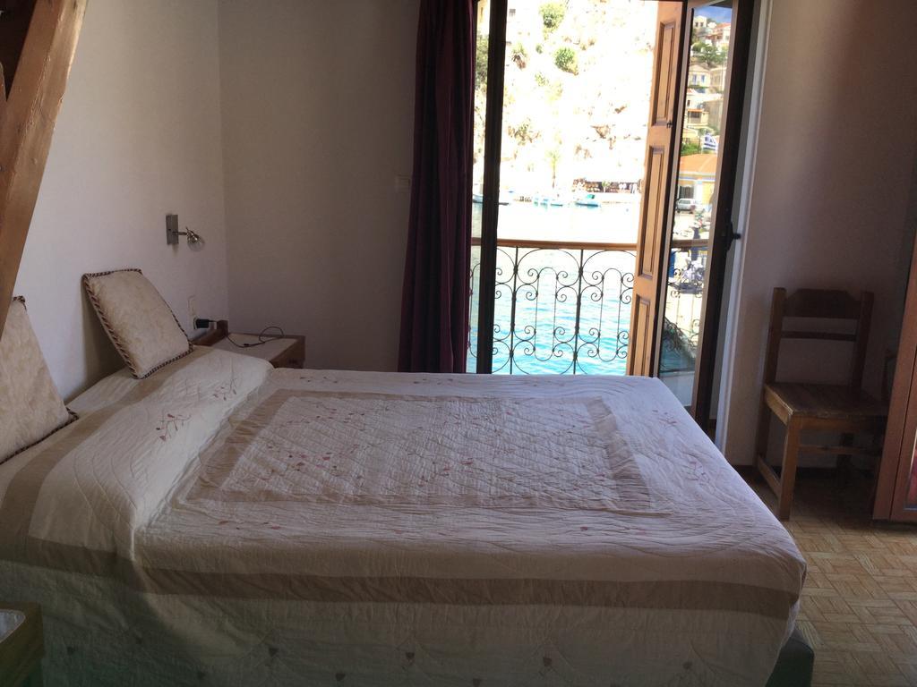 Captain'S Suites Simi Zewnętrze zdjęcie