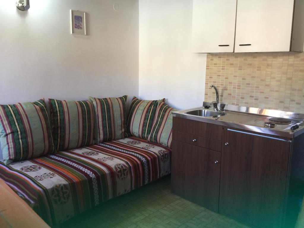 Captain'S Suites Simi Zewnętrze zdjęcie